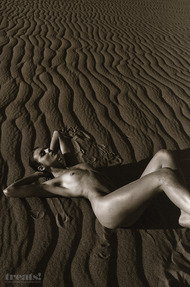 Diana Georgie Nude In The Desert - 06