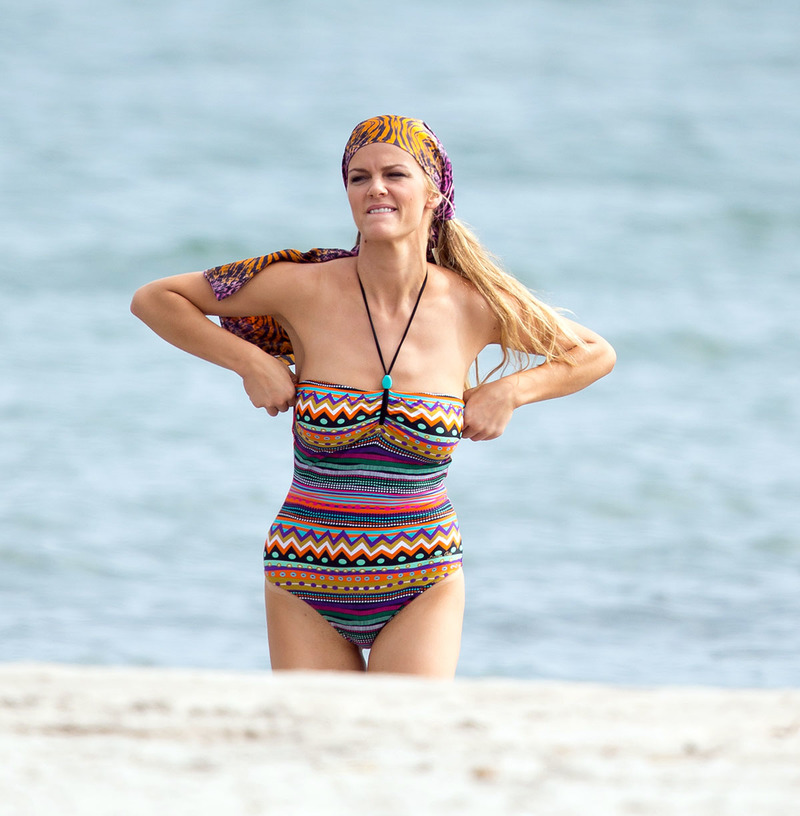 Brooklyn Decker Hot Celebrity - 