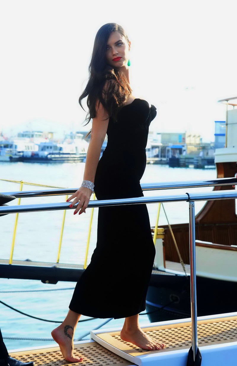 Beautiful Adriana Lima - 