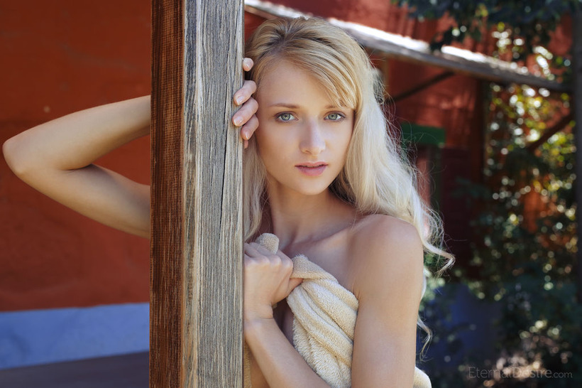 Nika N Glamour Skinny Blonde Model Babe - 