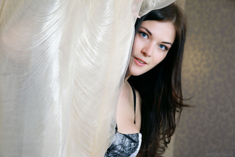 Anna Rose looks super sexy - 
