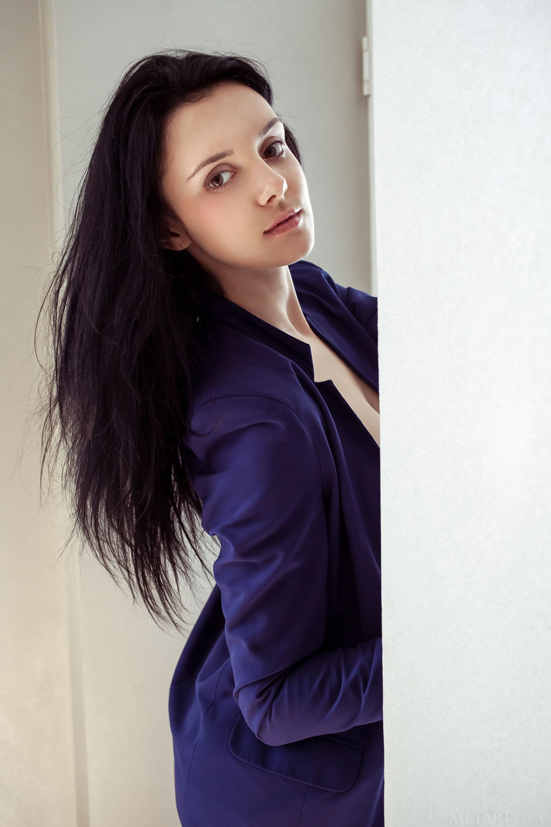 Anatali raven-haired beauty - 