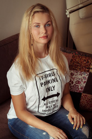 Tight blue jeans, white T-shirt, long blonde hair, blue eyes and big, round breasts - Caroline Abel - 01