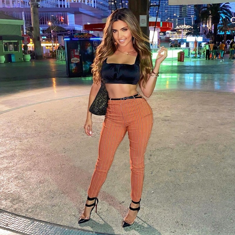 Horny Beauty Laura - 