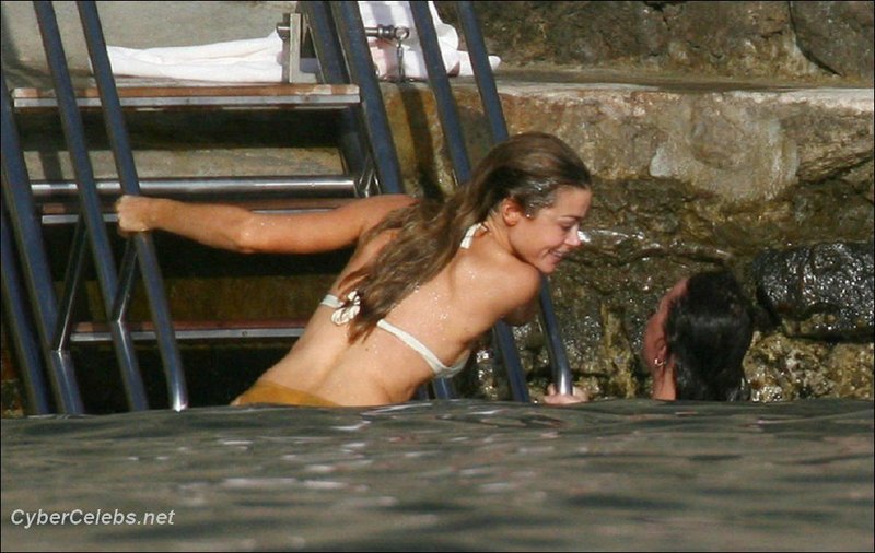 Denise Richards is spotted wearing sexy bikini with her boyfriend - 